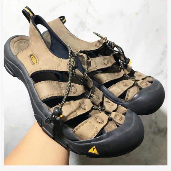 Keen Other - Keen • close toe brown sandals